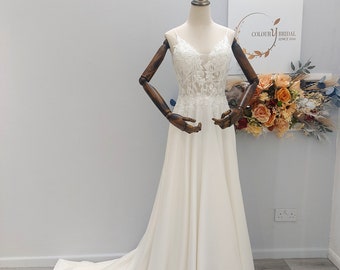 Elegant wedding dress, Bridal dress with thin straps, Delicate leaf like lace pattern wedding dress