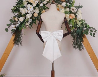 Detachable Flower Girl Bow, Detachable Wedding Dress Bow, Satin Detachable Bridal Bow, Removable Bridal Bow, Ivory Bow - Britany