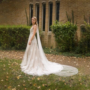 Super soft 1 tier bridal Veil, Plain Cathedral Wedding Veil, 1 Tier Bridal Veil, Simple Tulle Veil, Minimalist Bridal Veil, Ivory veil
