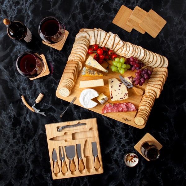 Käsebrett mit Käsemesser Set – Käseplatte Holzbrett – Servierbrett Holz Einweihungsgeschenk - Freundgeschenk - Geschenke zum Muttertag