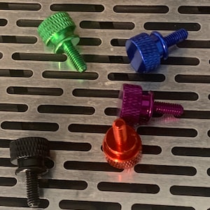 Knurled thumbscrews