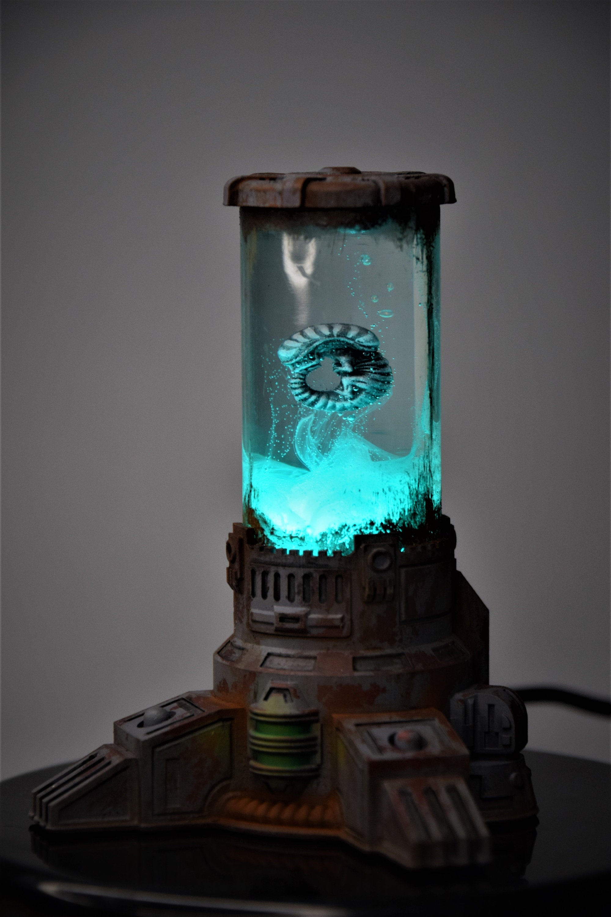 Facehugger Xenomorph RGB Light Face Hugger Alien Figurine