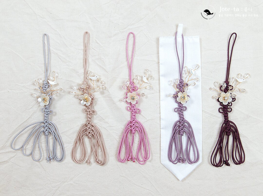 Chrysanthemum Knot With a Bird and Flower Norigae Norigae Hanbok Accessory Bojagi Decoration Etsy