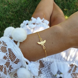 Dainty Bee Bracelet Gold Silver, Tiny Bee Bracelet, Personalized Bumble Bee Themed Gifts, BFF Bee Happy Quote Jewelry Encouragement Teacher