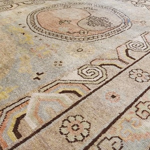 StunNing Khotan Samarkhand Carpet from Central Asia with Ying-Yang Medailions