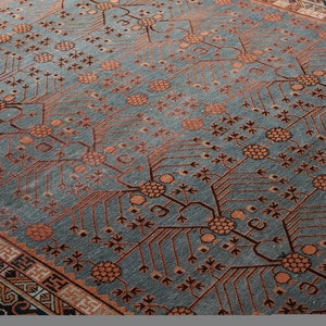 Stunning Yarkand carpet from Central Asia