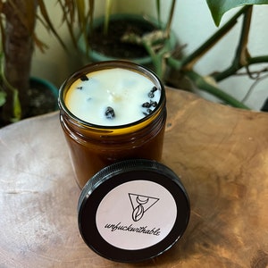 Vela de soja orgánica Unfuckwithable con aceites esenciales y turmalina negra: conexión a tierra, limpieza y protección energética. imagen 4