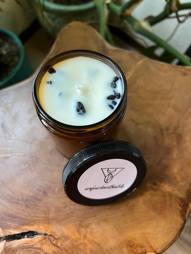 Vela de soja orgánica Unfuckwithable con aceites esenciales y turmalina negra: conexión a tierra, limpieza y protección energética. imagen 5