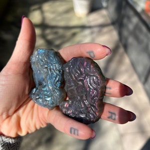 Medusa Labradorite Crystal Carving, Cabochon, Sunset, Blue, Purple, Palmstone, Magic, Transformation, Shadow Work, Healing, Meditation
