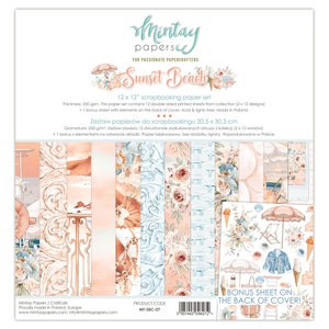 Può includere: Un set di carta per scrapbooking da 30,5 x 30,5 cm intitolato "Sunset Beach" con una varietà di disegni in pesca, blu e bianco. Il set include 12 fogli stampati fronte-retro e un foglio bonus. La carta è priva di acidi e lignina.