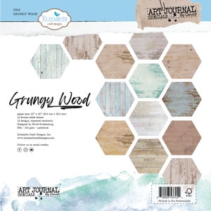 Puede incluir: Un paquete de 12 hojas de papel para scrapbooking de doble cara con un diseño de madera desgastada. El papel mide 30,5 cm por 30,5 cm y es de cartulina de 80 lb. El papel está diseñado por Devid Roodenburg para Elizabeth Craft Designs.