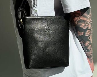 Handmade leather crossbody bag, mens shoulder messenger bag, black minimalist everyday carry