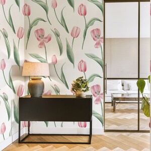 Papier peint floral tulipe rose, peinture murale blanche, motif floral aquarelle • Pelez et collez *auto-adhésif* ou matériaux en vinyle non collés •