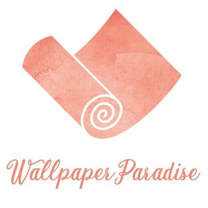 Może przedstawiać: R&oacute;żowa akwarela przedstawiająca zwinięty papier tapeciarski z napisem "Wallpaper Paradise" poniżej.