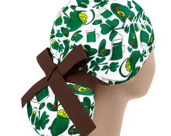 Krankenschwester Kappe Klee, Pferdeschwanz Kappe, chirurgische Kappe, St. Patricks Day Kappe, chirurgische Kappe, Kleeblatt Kappe, Krankenschwester Kappe, Kleeblatt