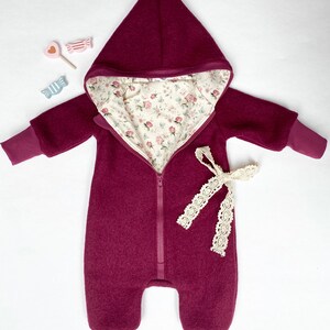 Walk suit walk overall Bordeaux cuffs in berry light small roses with zipper and hood individually design