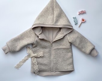 Walk jacket, light beige, cuffs, solid color lining with zipper and hood, cuffs and lining can be customized