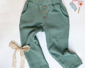 Pantalón de muselina para bebés y niños talla 38-122 diseñado individualmente con cintura elástica y tapeta con botones pantalón de verano súper ligero pantalón de muselina