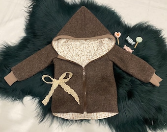 Immediately available as shown! Walk jacket Walk brown mottled dried flowers with zipper and hood.