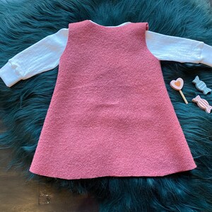 Super süßes Walkkleid in Lachsrosa mit Pusteblume bestickt. Sehr leicht und luftig ideal für den Sommer individuell gestalten Bild 4
