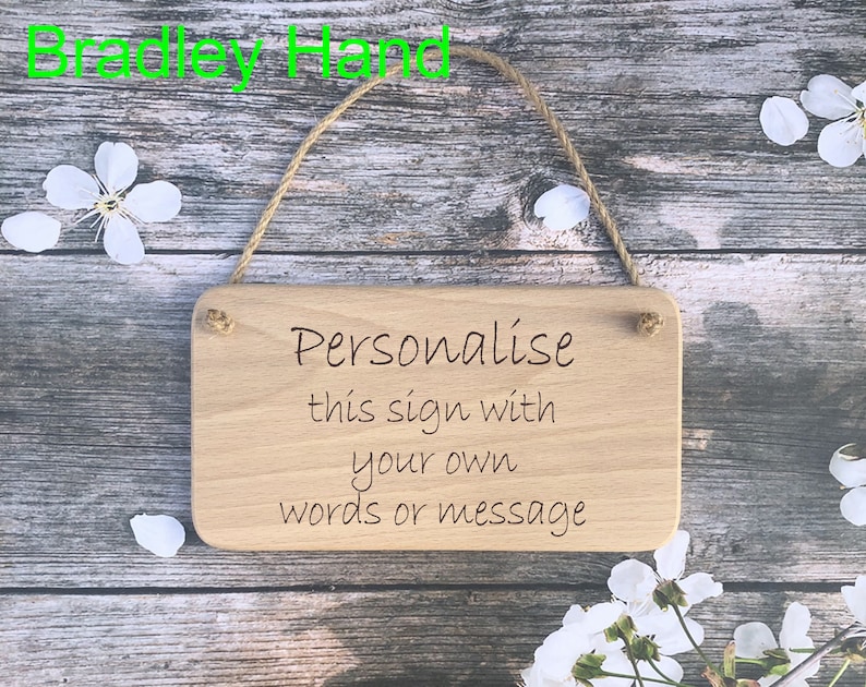 Pequeño letrero personalizado, placa de madera, colgante de puerta de pared personalizado de madera de haya Bradley Hand