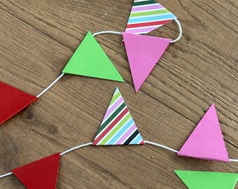 Guirnalda de banderines pequeños - rayas, rosa, verde, roja, 1,8 metros