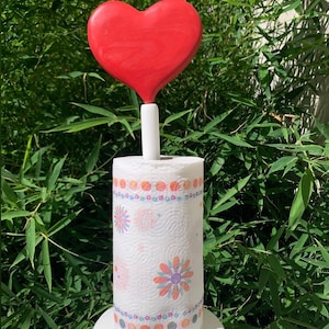 Portarotolo da cucina “cuore” in legno, regalo San Valentino