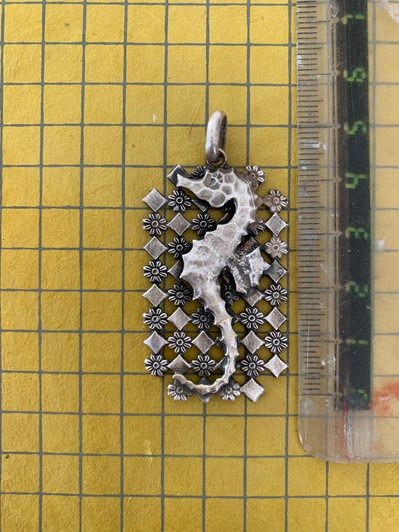 Pendentif en argent vintage avec un hippocampe - image 5