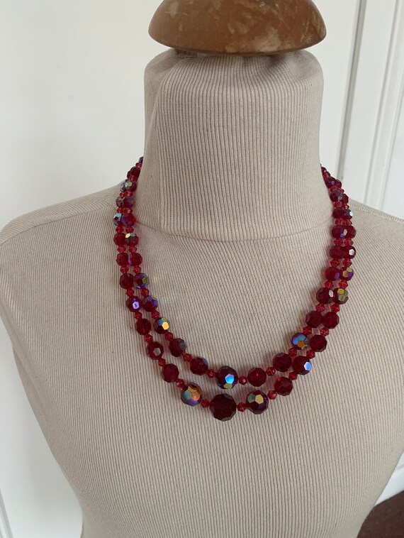 Collier vintage années 50 cristal irisé rouge - image 1