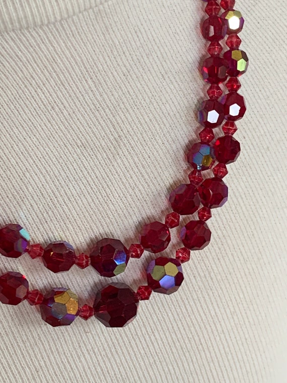 Collier vintage années 50 cristal irisé rouge - image 2