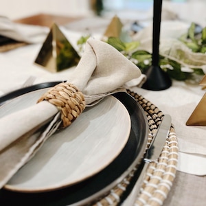 Woven Napkin Rings Set of 4, Wicker Natural Napkin Holders, Farmhouse Rustic Napkin Rings, Dinner Table Decorations, Boho Wedding Decor