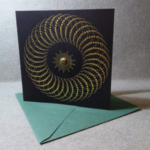 groene en gouden puntmandala - heilige geometrie - handgeschilderd - wenskaart