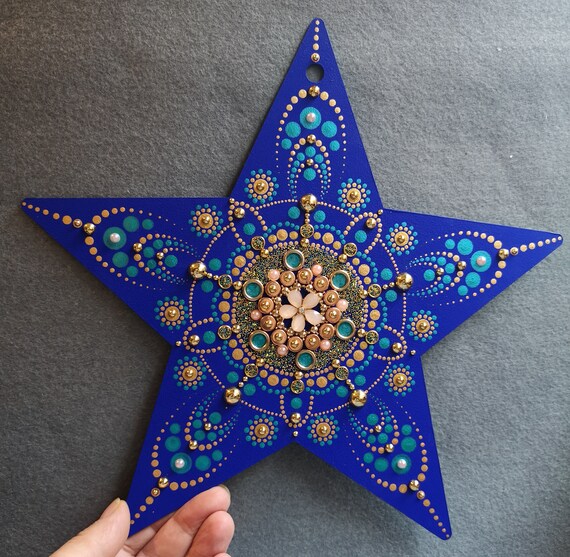 Groer blauer & goldfarbener Weihnachtsstern- Schmuckstein verkrustet-  Punkt Mandala- handbemalt- Stern der Show - Etsy.de