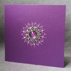 paarse wenskaart - mandala-ontwerp met juwelen - luxe kaart voor een heel speciaal persoon - handgemaakt