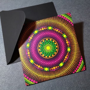 neon dot mandala wenskaart - kleurrijk en funky - handgeschilderd