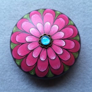 Pink daisy handpainted art stone