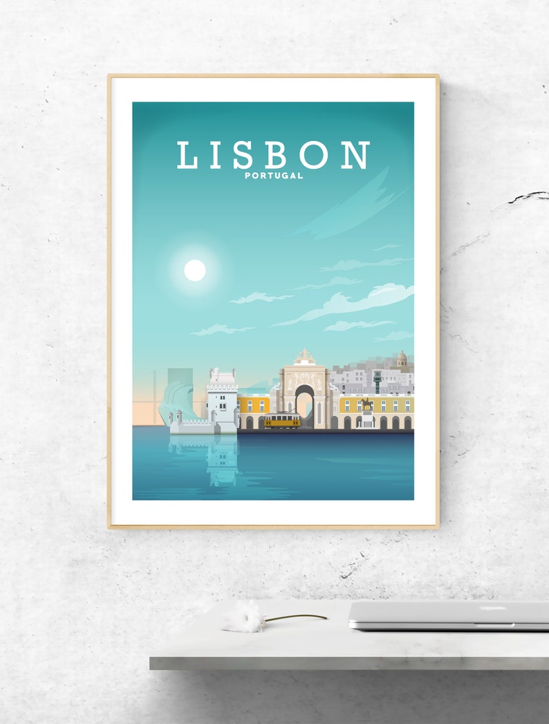 K&ouml;nnte beinhalten: Eine farbenfrohe Illustration der Skyline von Lissabon, Portugal. Die Illustration zeigt eine gelbe Stra&szlig;enbahn, einen wei&szlig;en Turm und einen blauen Torbogen. Der Text "LISBON" und "PORTUGAL" wird oben im Bild angezeigt.