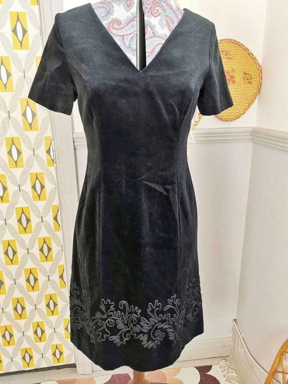 Vintage Laura Ashley velvet mini dress, Black vel… - image 6