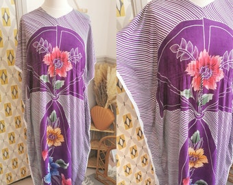 Vintage floral kaftan, beach cover up, summer holiday, purple, 70s boho, glam, loose floaty maxi dress