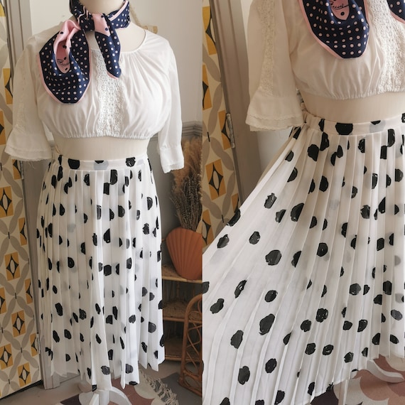 Black and white 80s pleated skirt sales