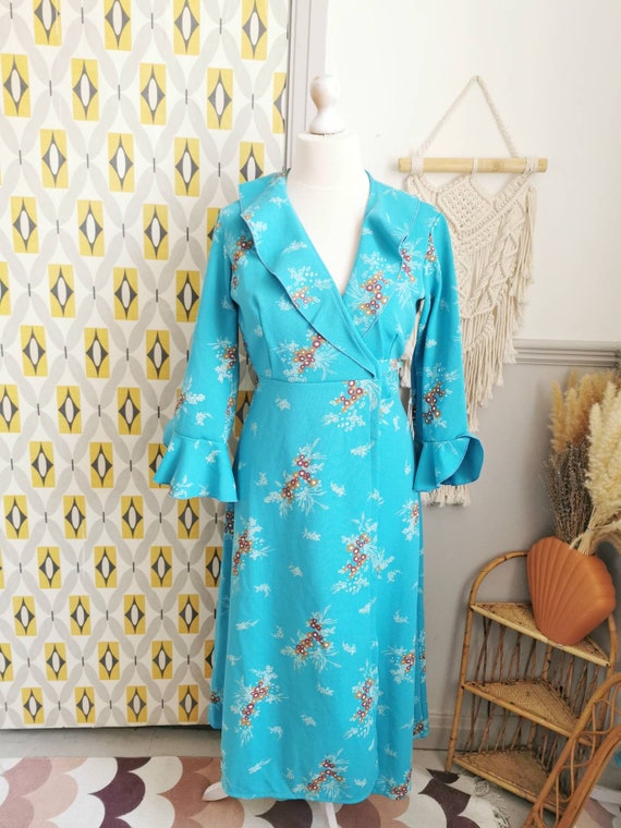 Vintage 70s floral wrap dress, ruffle neckline sl… - image 2