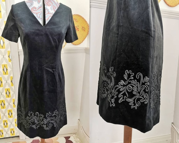 Vintage Laura Ashley velvet mini dress, Black vel… - image 1