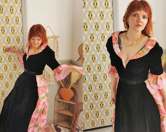 Vintage fluwelen avondjurk, zwart fluwelen jurk, jaren 60 bloemen, mouw met ruches, jaren 60 roze bloemen, rode loper, zeldzaam, off-shoulder, volledige rok,