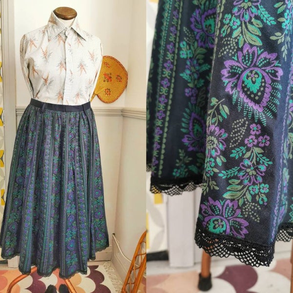 Vintage 70s midi skirt, folky pattern, vintage floral,crochet trim,peasant skirt, black purple green,leafy print,jacobean design, maxi skirt