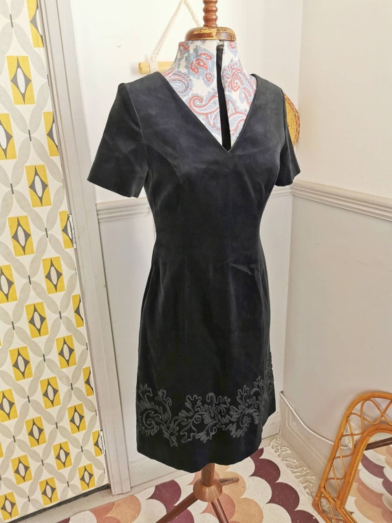 Vintage Laura Ashley velvet mini dress, Black vel… - image 5