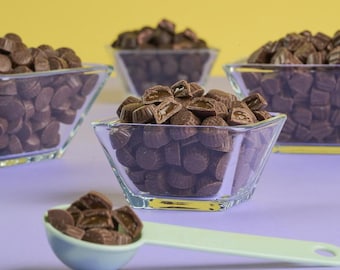 Tazas de chocolate con caramelo de leche – 450 g. Dulces a granel para mesas de postres, bodas, fiestas, cumpleaños y bufés de dulces.