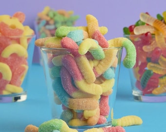 Gusanos de goma agrios – 1 libra. - Caramelos masticables con sabor a fruta, gomitas dulces y ácidas, un regalo divertido para los amantes de los dulces.