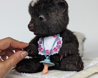 Realistic Skunk Stuffed Animal, Faux Fur Art Doll, Collectible Teddy Skunk (8.6 inches)
