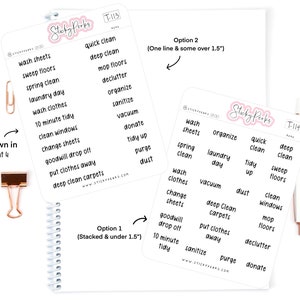 Op de afbeelding: Twee vellen met stickers met verschillende huishoudelijke taken erop geschreven. De stickers zijn gemarkeerd met "T-113" en "T-114". De stickers zijn bedoeld om te gebruiken in een planner of dagboek. De stickers zijn verkrijgbaar in twee opties: gestapeld en onder 1,5 inch of één regel en sommige over 1,5 inch.