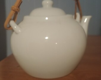 Traditional Chinese Porcelain and Wicker Teapot 70s 3-4 Cup Porcelain Gilt Trimmed Teapot Wicker Handle
